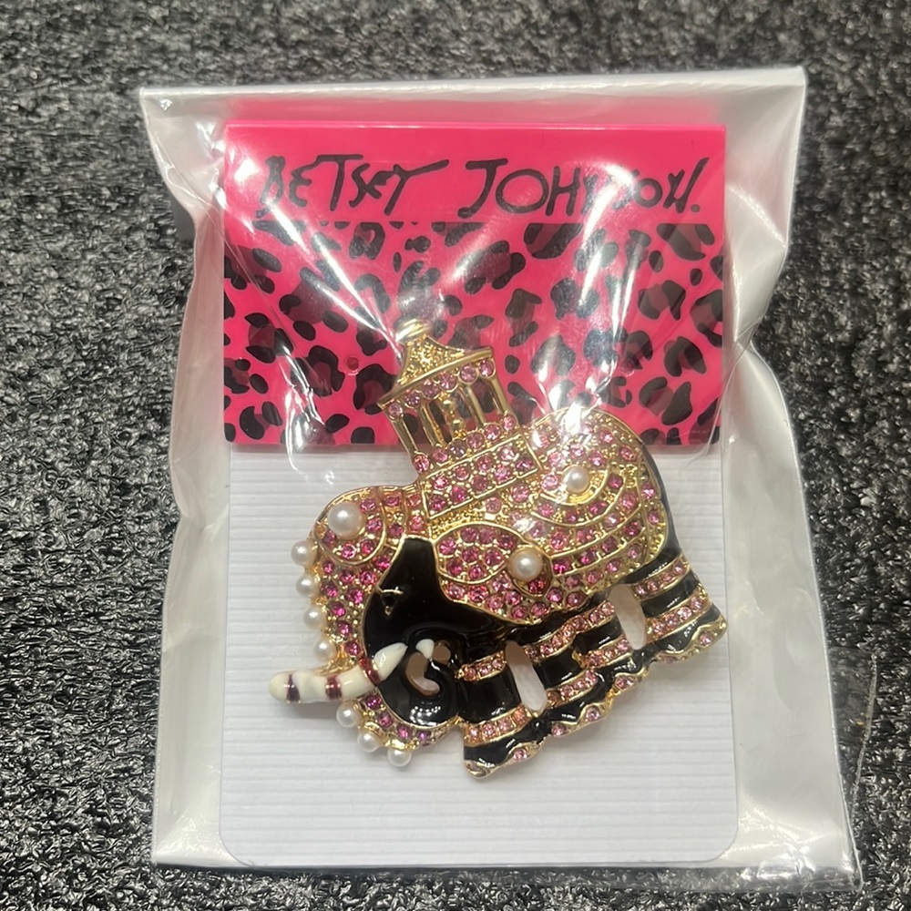 Royal Cabin on Black Elephant Brooch